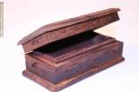Caja de madera tallada rectangular 14x7x5 cm | Rel: Caja de madera grabada 10x10x6 cm